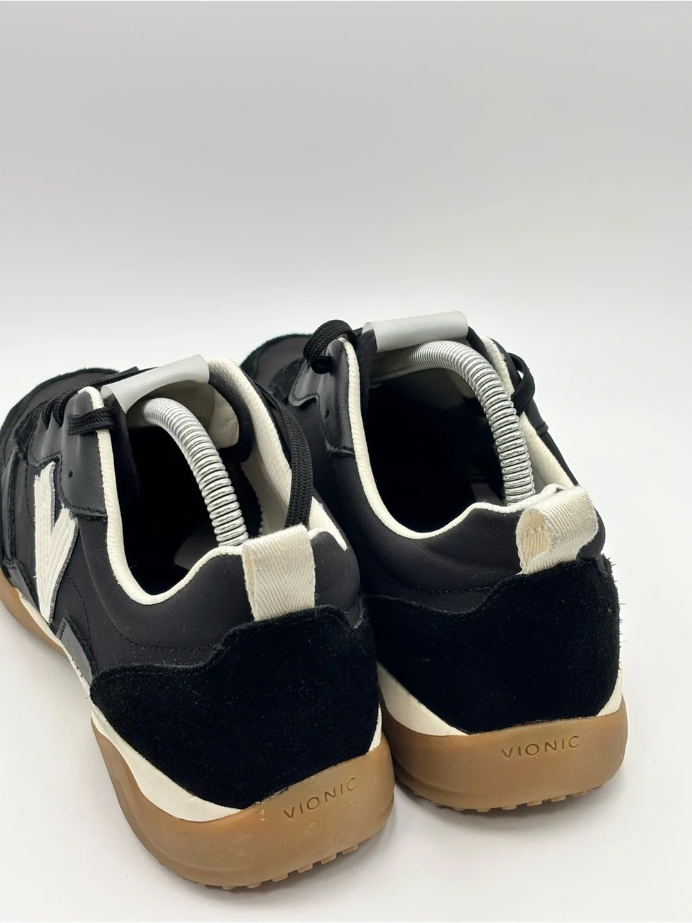 VIONIC Walk Slim Glide Walking Black and White Shoes Size 9